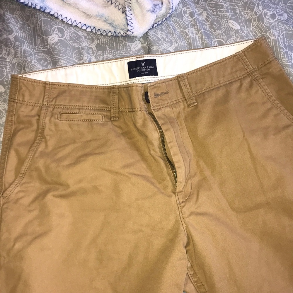 Men’s khaki pants